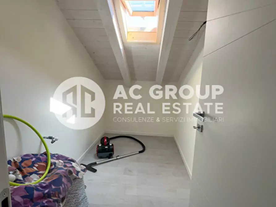 Immagine 11 di Appartamento in vendita  in Via Gian Battista Grassi a Rovellasca