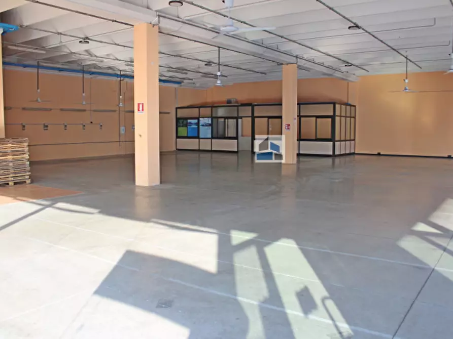 Immagine 1 di Laboratorio in affitto  in Via Antonio Pacinotti a Santa Maria Di Sala