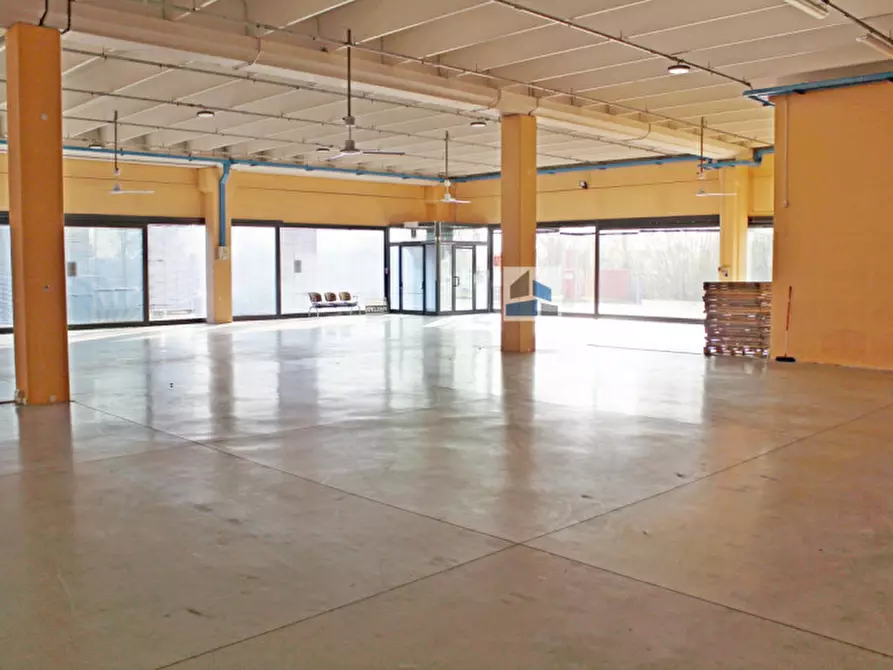 Immagine 2 di Laboratorio in affitto  in Via Antonio Pacinotti a Santa Maria Di Sala