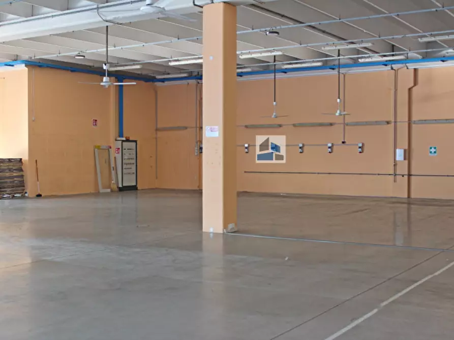 Immagine 3 di Laboratorio in affitto  in Via Antonio Pacinotti a Santa Maria Di Sala