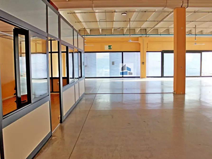 Immagine 4 di Laboratorio in affitto  in Via Antonio Pacinotti a Santa Maria Di Sala