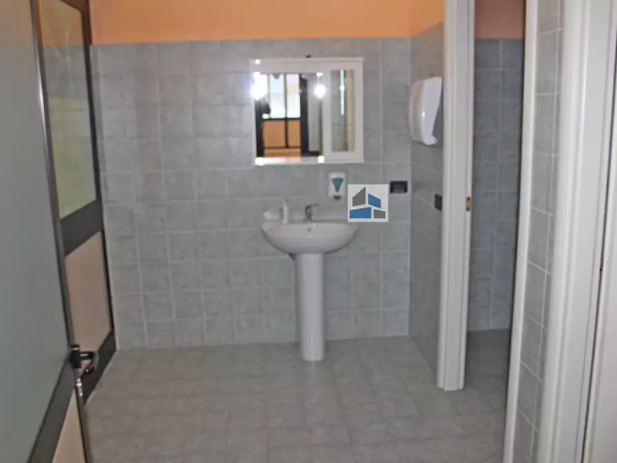 Immagine 7 di Laboratorio in affitto  in Via Antonio Pacinotti a Santa Maria Di Sala