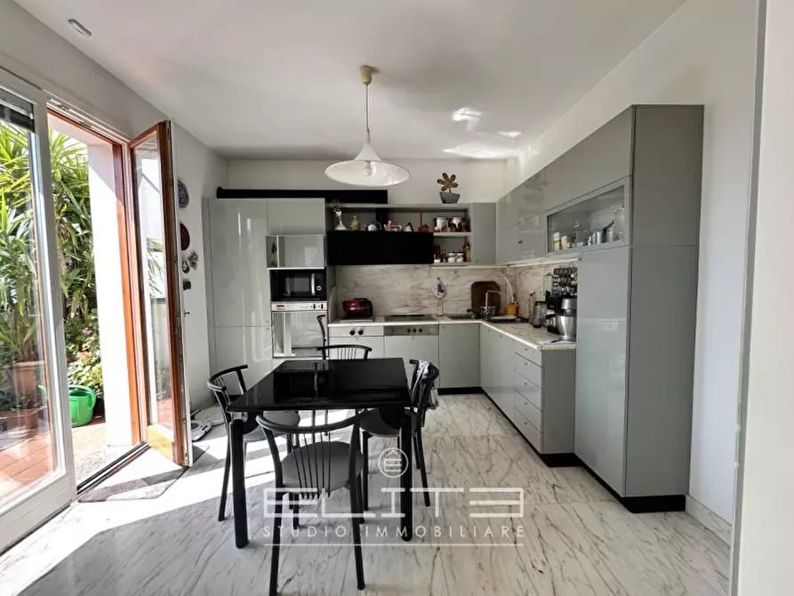 Immagine 10 di Appartamento in vendita  in CAGLI a Ancona