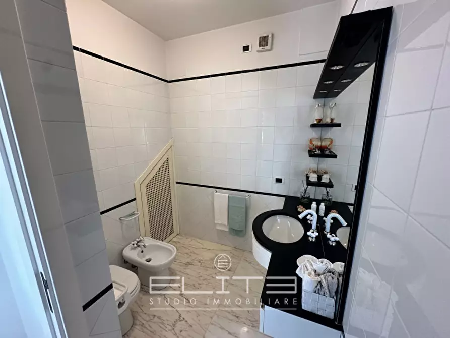 Immagine 18 di Appartamento in vendita  in CAGLI a Ancona