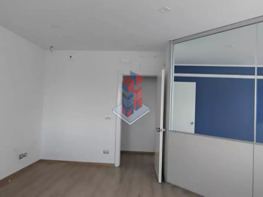 Immagine 28 di Ufficio in affitto  in CENTRO POLIFUNZIONALE INAIL - FITTASI UFFICIO a Napoli