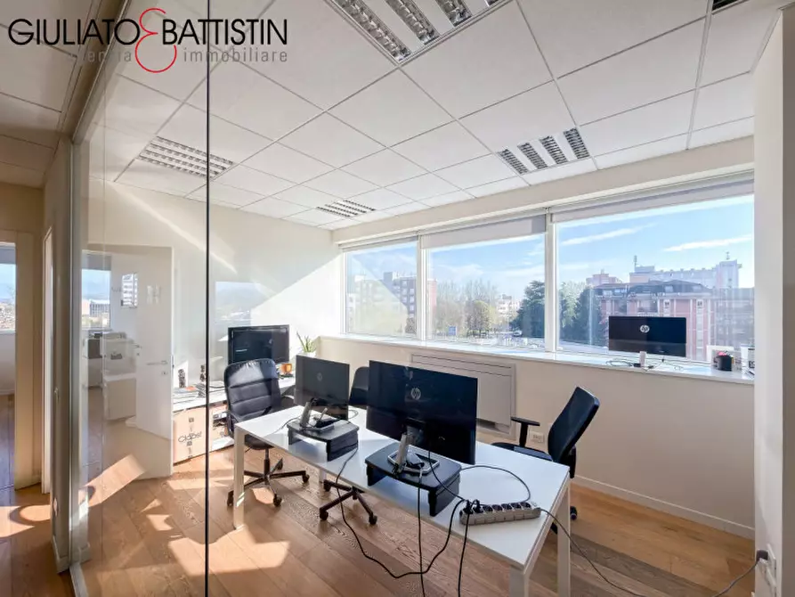 Immagine 3 di Ufficio in vendita  in Via Enrico Fermi a Vicenza