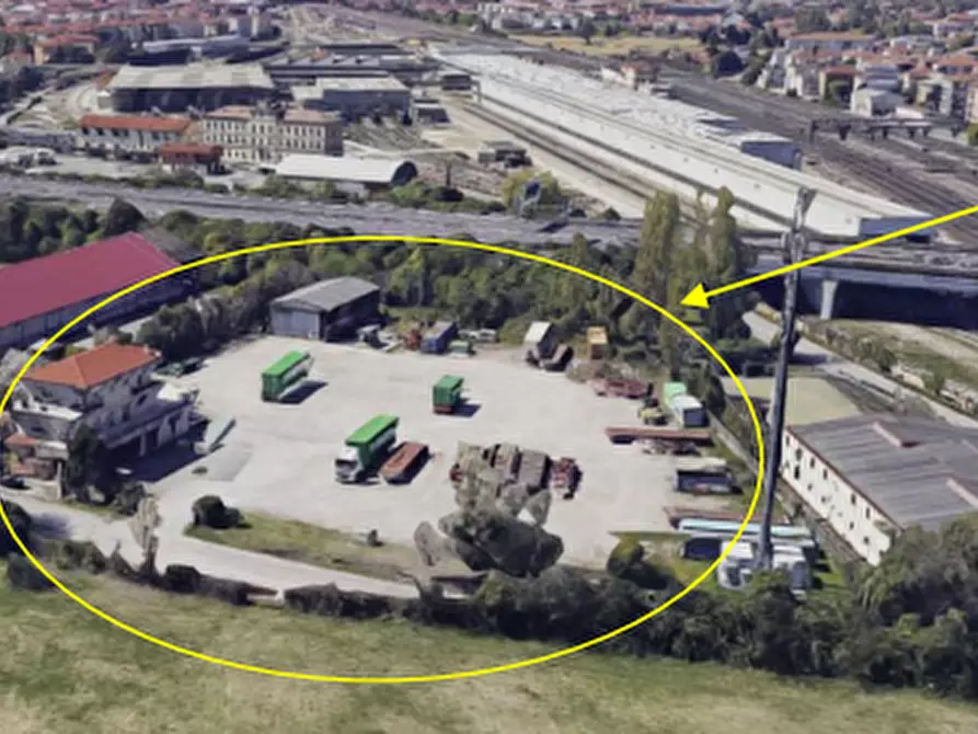 Immagine 2 di Magazzino in vendita  in Via Parco Ferroviario, 196 a Venezia
