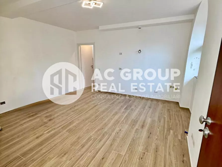 Immagine 1 di Appartamento in vendita  in Via Gian Battista Grassi a Rovellasca