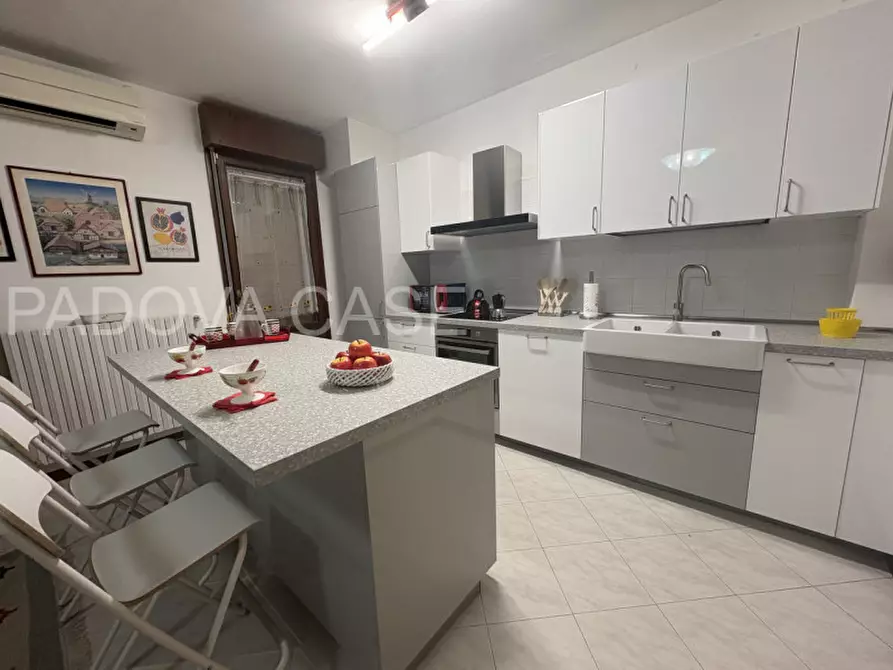 Immagine 1 di Appartamento in vendita  in via verona 12 a Albignasego