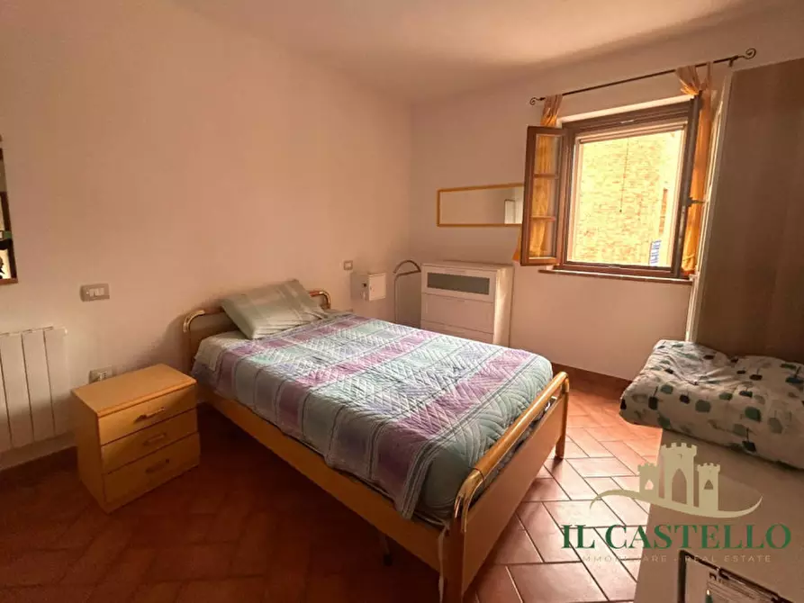 Immagine 35 di Villetta a schiera in vendita  a Castiglione Del Lago