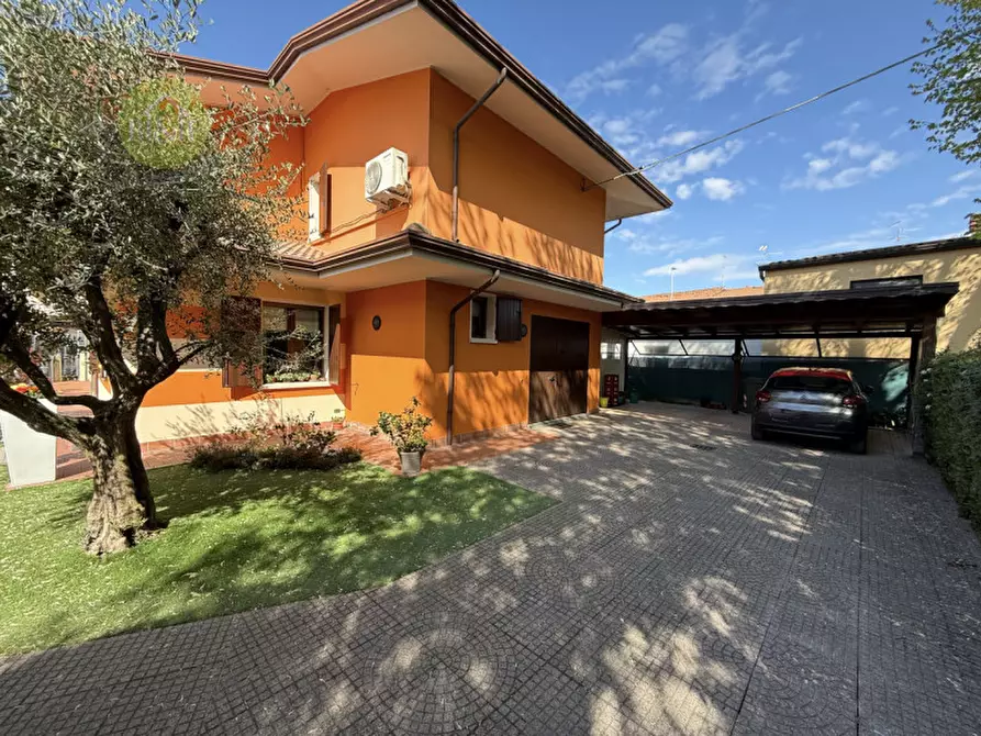 Immagine 3 di Casa bifamiliare in vendita  in via F. Bonvicini 33 a Legnago
