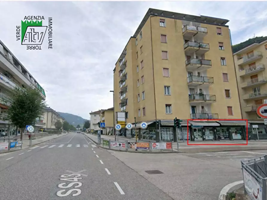 Immagine 1 di Negozio in affitto  in Mezzolombardo via Arturo de Varda a Mezzolombardo