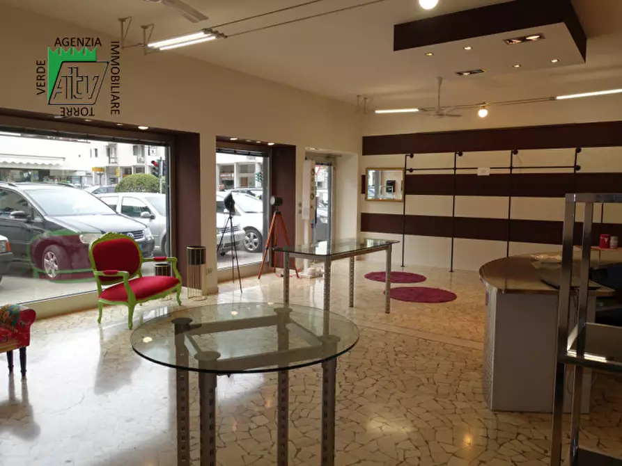 Immagine 2 di Negozio in affitto  in Mezzolombardo via Arturo de Varda a Mezzolombardo