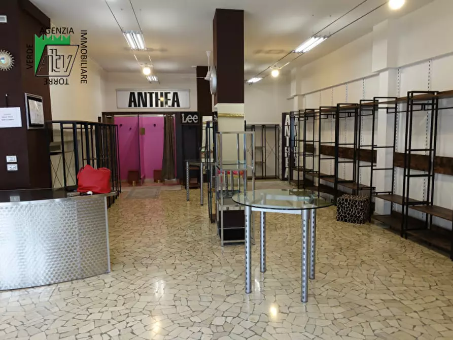 Immagine 4 di Negozio in affitto  in Mezzolombardo via Arturo de Varda a Mezzolombardo