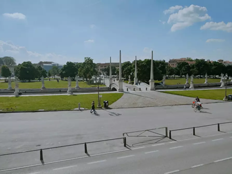 Immagine 1 di Appartamento in vendita  in Prato della Valle a Padova