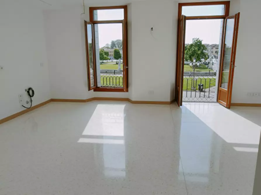 Immagine 2 di Appartamento in vendita  in Prato della Valle a Padova