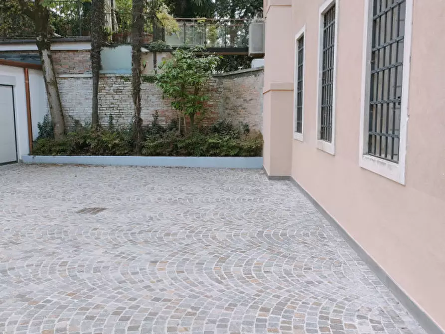 Immagine 9 di Appartamento in vendita  in Prato della Valle a Padova