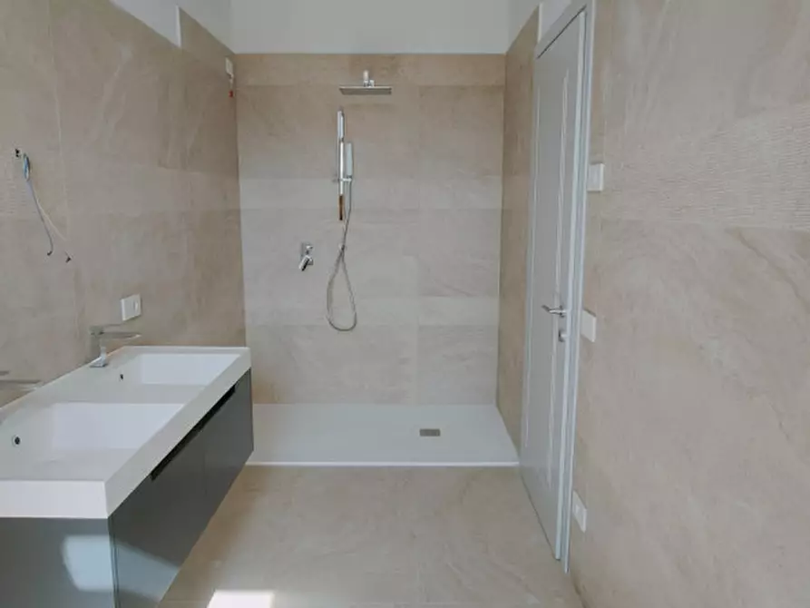 Immagine 11 di Appartamento in vendita  in Prato della Valle a Padova