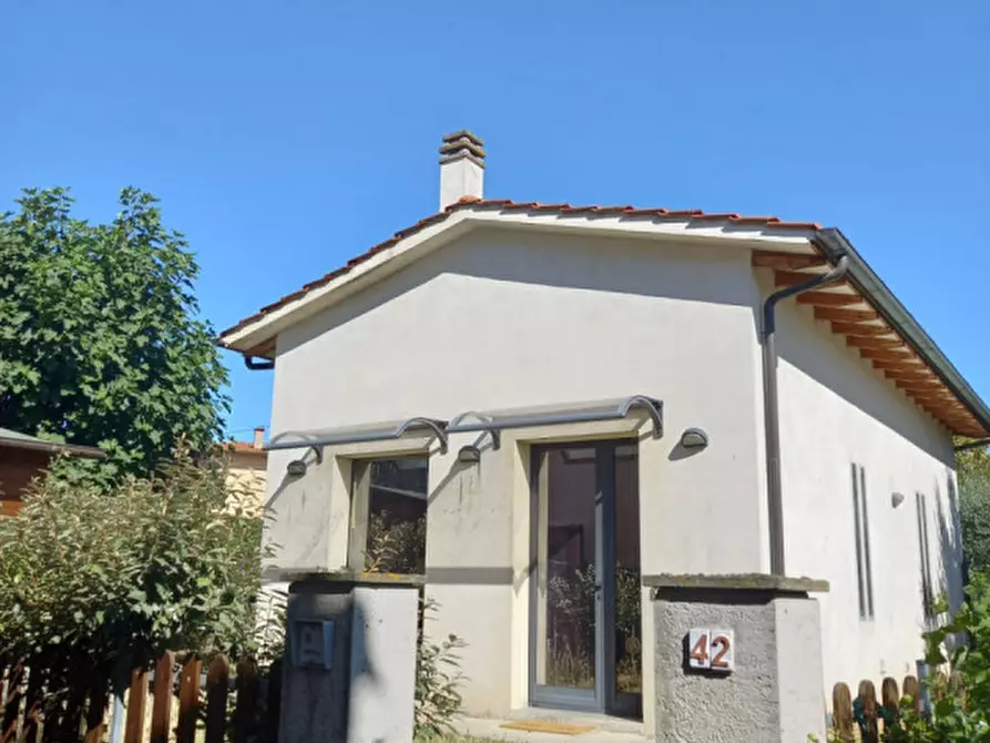 Immagine 1 di Casa indipendente in vendita  in via amedeo a Castiglione Del Lago