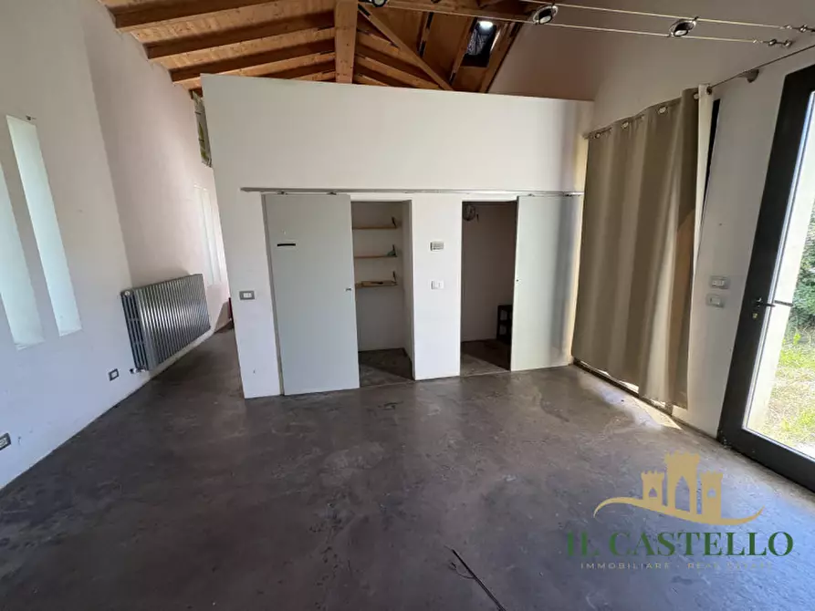 Immagine 2 di Casa indipendente in vendita  in via amedeo a Castiglione Del Lago
