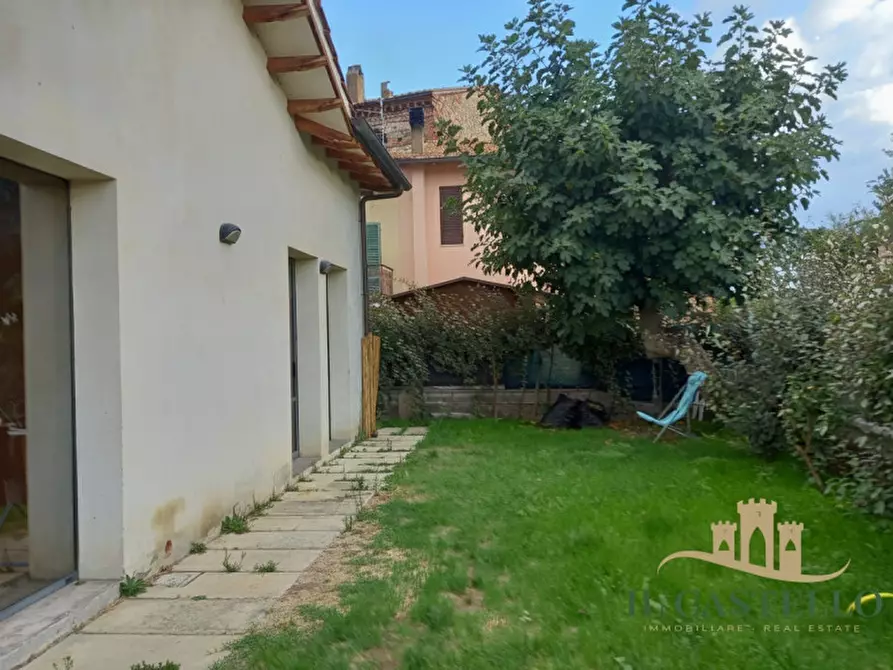 Immagine 8 di Casa indipendente in vendita  in via amedeo a Castiglione Del Lago