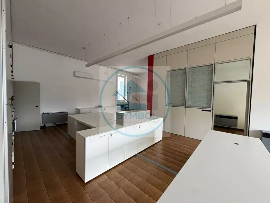 Immagine 2 di Negozio in affitto  in Via Castellana a Martellago