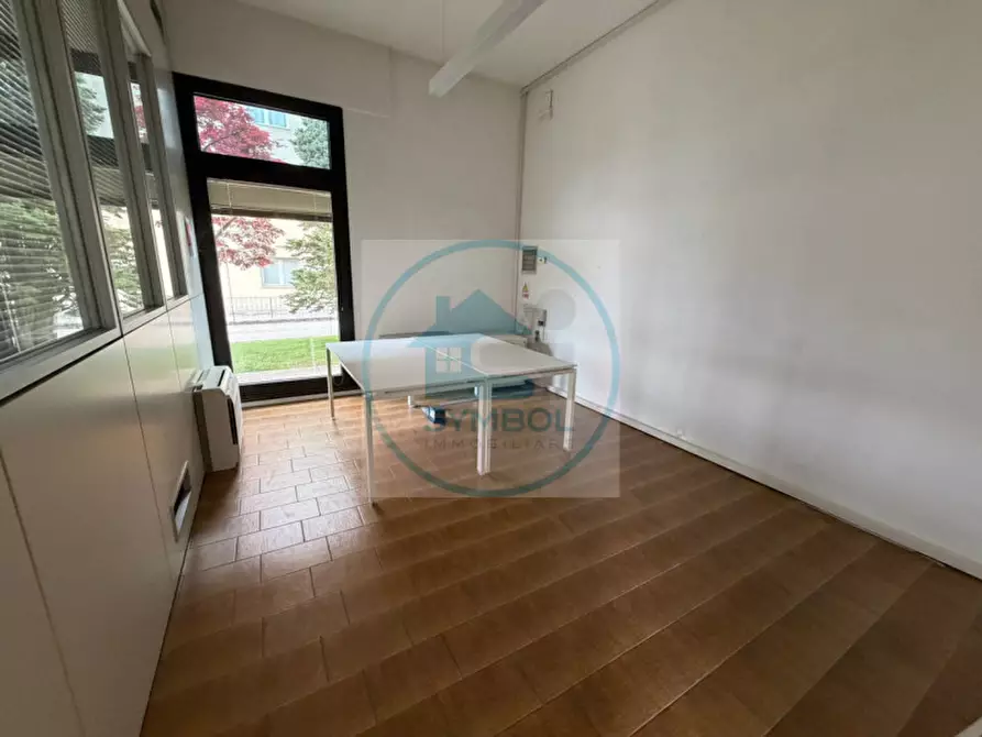 Immagine 10 di Negozio in affitto  in Via Castellana a Martellago