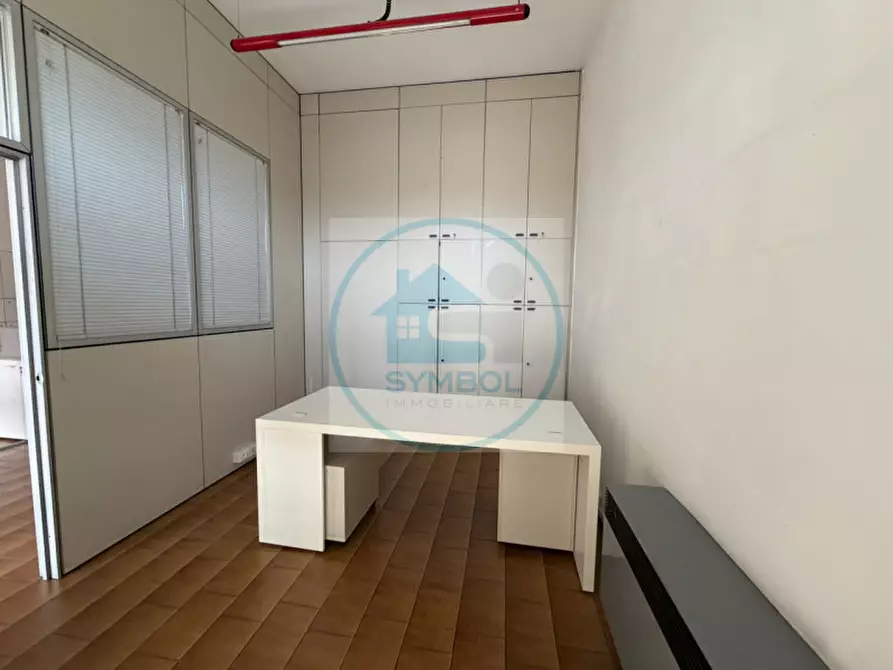 Immagine 16 di Negozio in affitto  in Via Castellana a Martellago