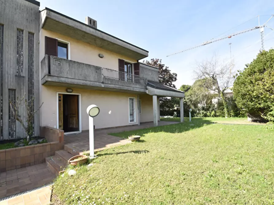 Immagine 1 di Casa bifamiliare in vendita  in Via Palestro 9 a Bussolengo