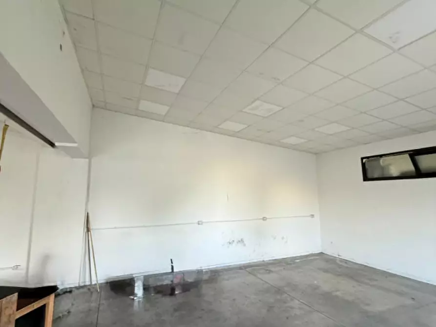 Immagine 10 di Magazzino in affitto  in via Giulio Braga a Prato