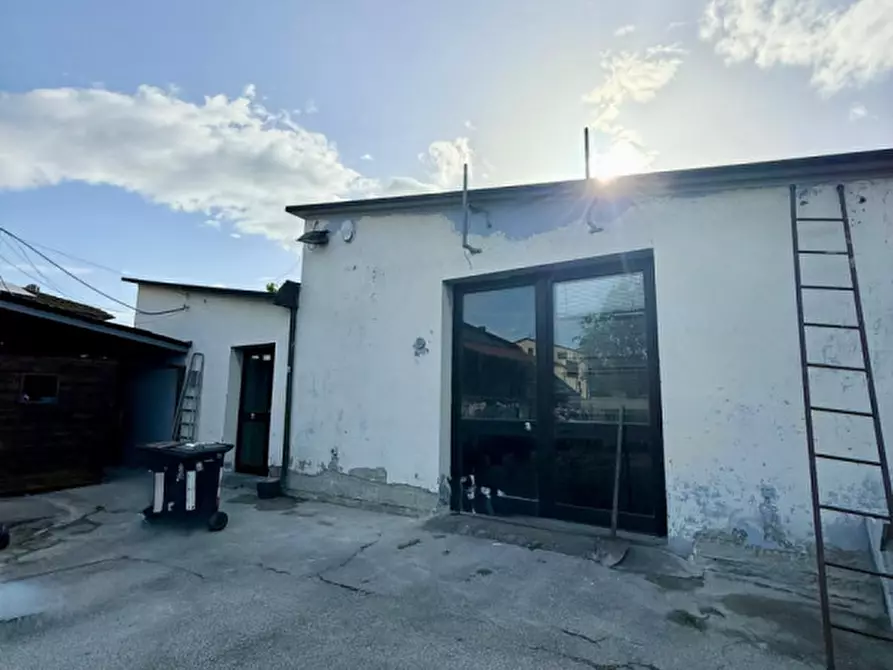 Immagine 15 di Magazzino in affitto  in via Giulio Braga a Prato