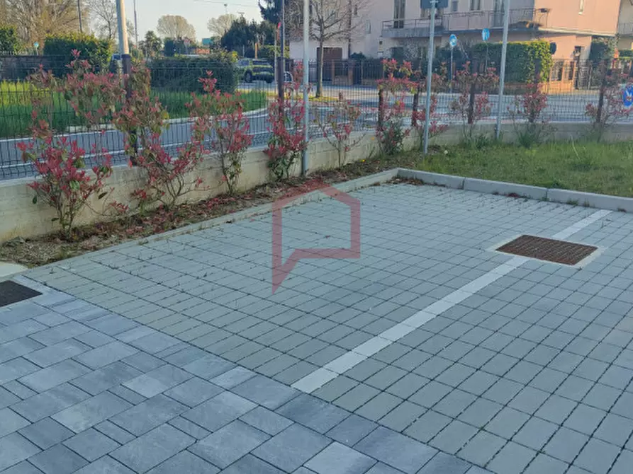 Immagine 1 di Posto auto in affitto  in Zelarino a Venezia