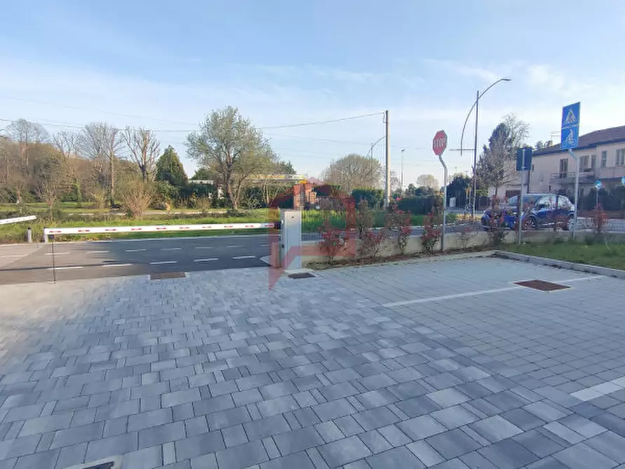 Immagine 2 di Posto auto in affitto  in Zelarino a Venezia