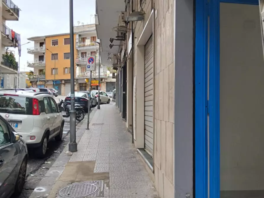 Immagine 3 di Negozio in affitto  in via giuseppe tropeano 17 a Napoli