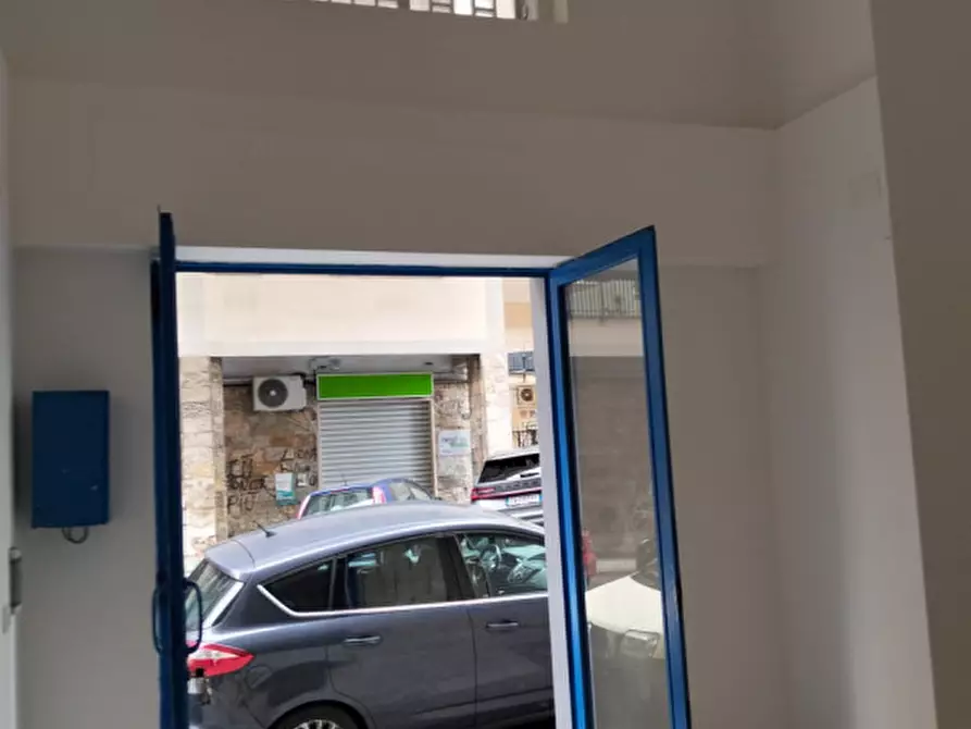 Immagine 6 di Negozio in affitto  in via giuseppe tropeano 17 a Napoli