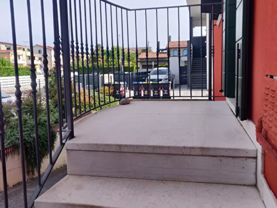 Immagine 13 di Appartamento in affitto  in Via Padre Favretto a Fosso'