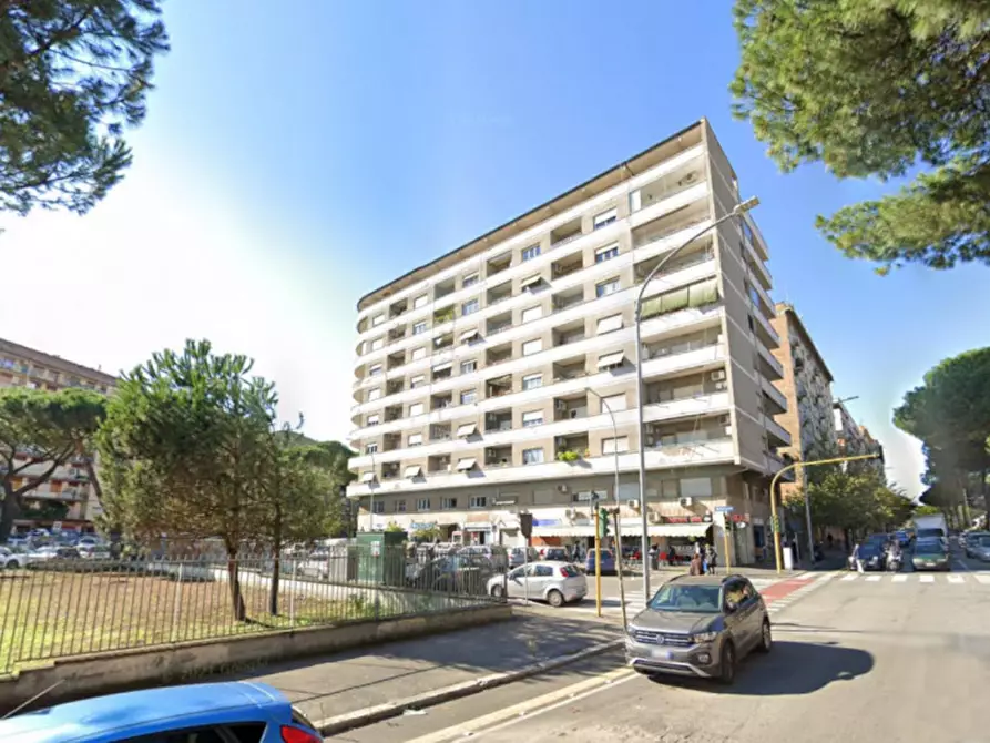 Immagine 2 di Appartamento in vendita  in Largo Irpinia, 48, 00177 Roma RM, Italia a Roma