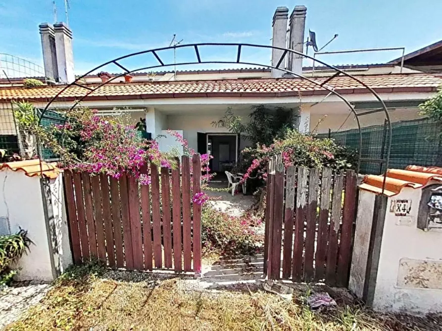 Immagine 1 di Villetta a schiera in vendita  in Viale dei Tassi, 37, Ardea RM, Italia a Ardea