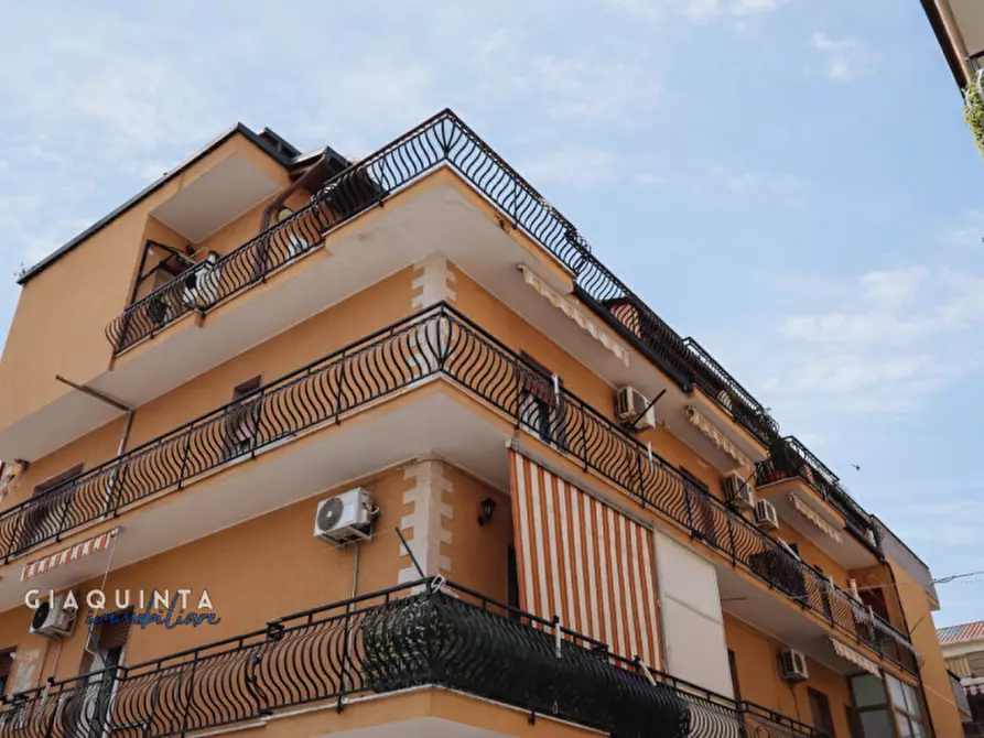 Immagine 9 di Appartamento in vendita  in Via Michele Amari n.02 a Palagonia