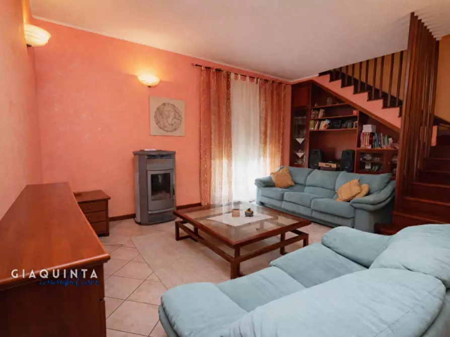 Immagine 18 di Appartamento in vendita  in Via Michele Amari n.02 a Palagonia