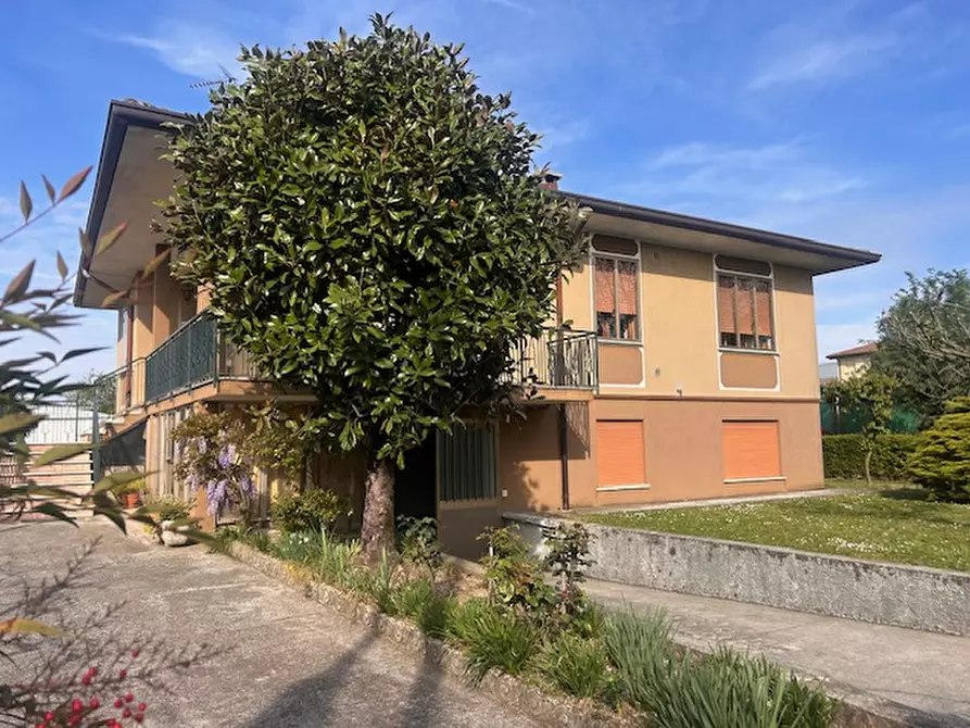 Immagine 2 di Casa indipendente in vendita  a Castelfranco Veneto