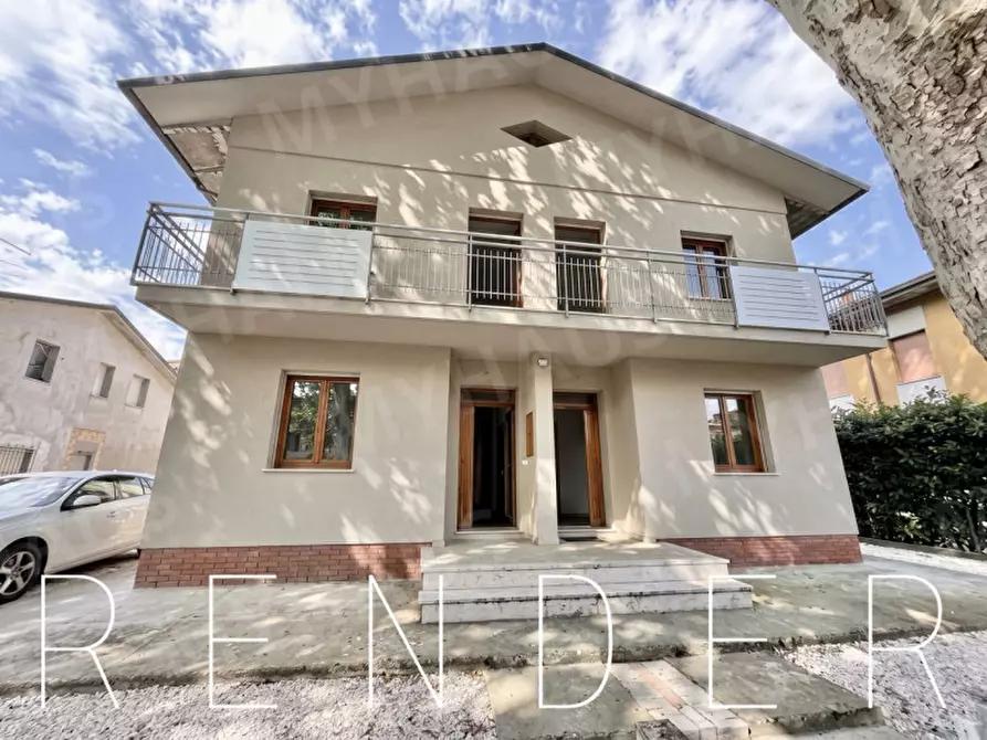 Immagine 1 di Casa indipendente in vendita  in Via Talete, 21 a Cesenatico