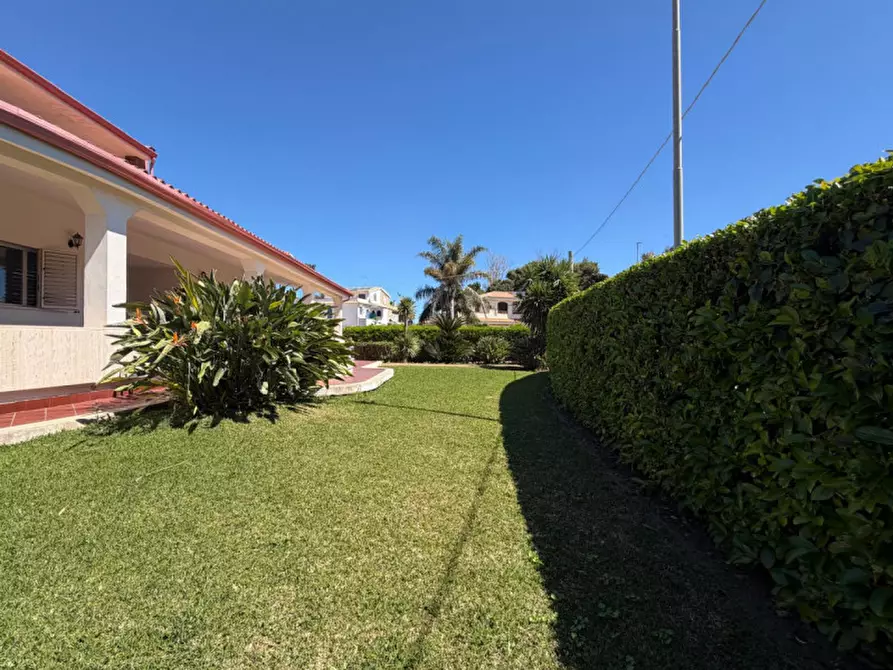 Immagine 3 di Villa in vendita  in Via Lido Sacramento 35 a Siracusa