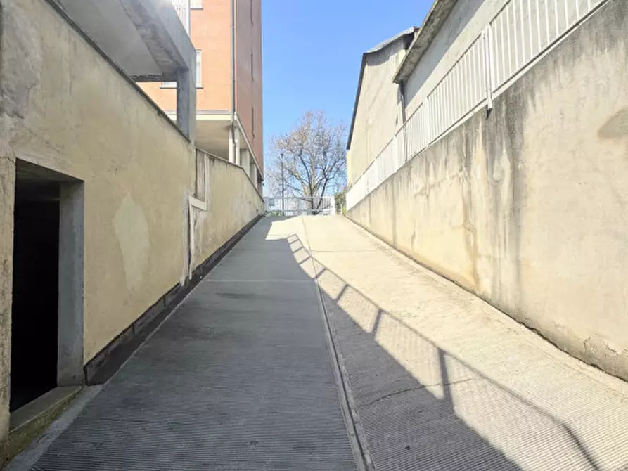 Immagine 35 di Appartamento in vendita  in Strada del Drosso a Torino