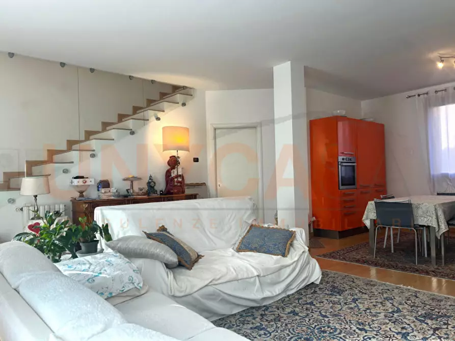 Immagine 3 di Casa trifamiliare in vendita  in Via Carlo Matteucci a Padova