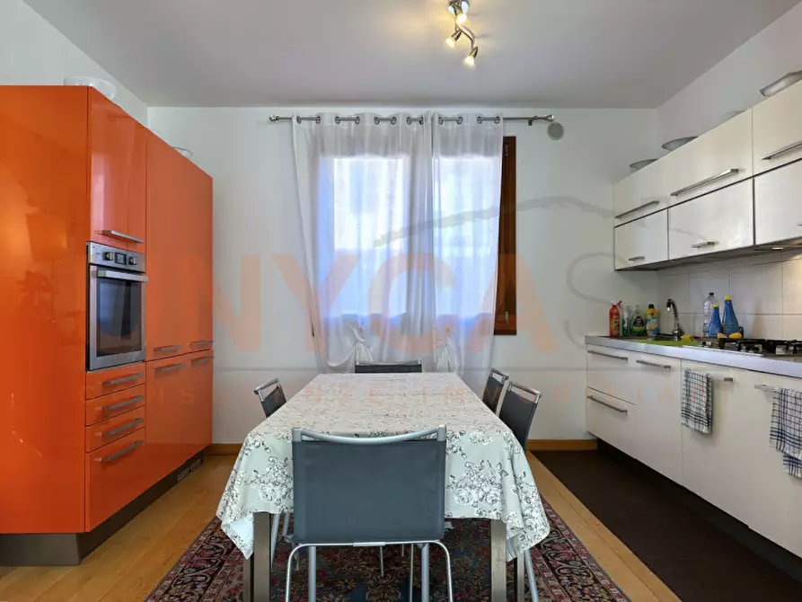 Immagine 4 di Casa trifamiliare in vendita  in Via Carlo Matteucci a Padova