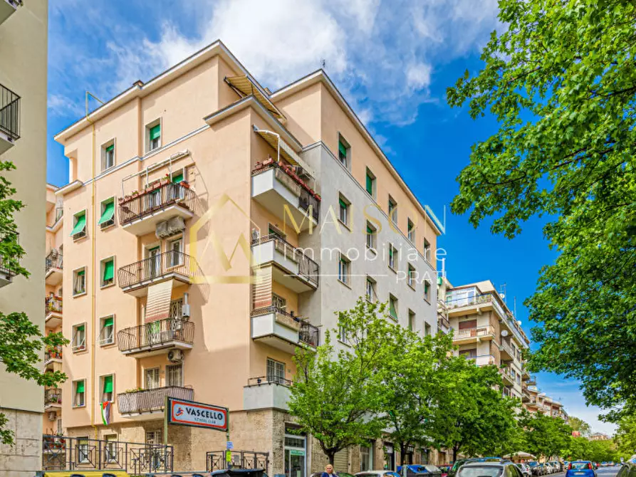 Immagine 25 di Appartamento in vendita  in Via Fonteiana a Roma