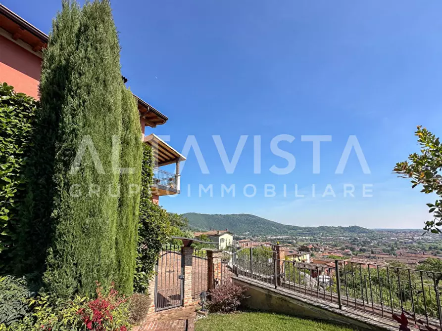 Immagine 2 di Casa indipendente in vendita  in via Puccini a Botticino