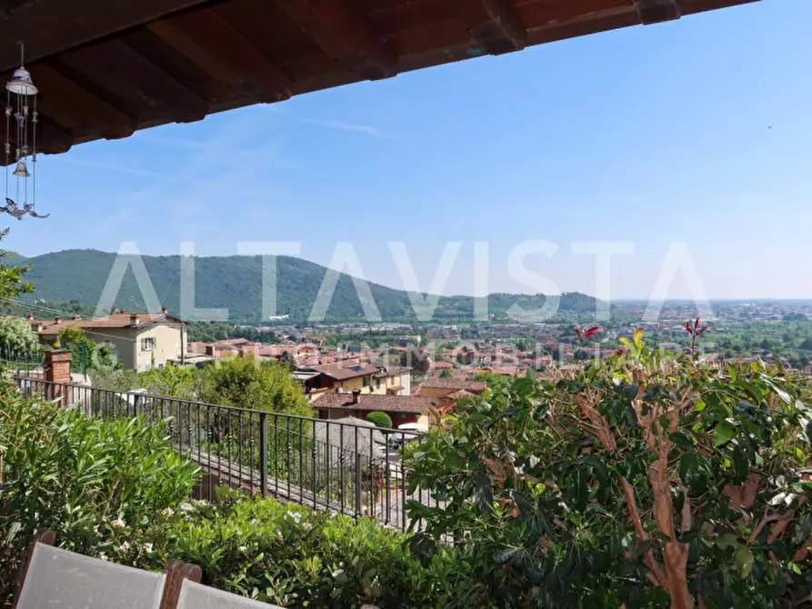 Immagine 3 di Casa indipendente in vendita  in via Puccini a Botticino