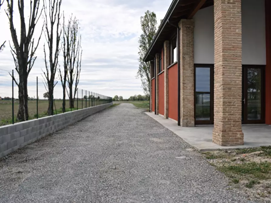 Immagine 2 di Casa bifamiliare in vendita  in Strada Chiesa di Castelnovo a Parma